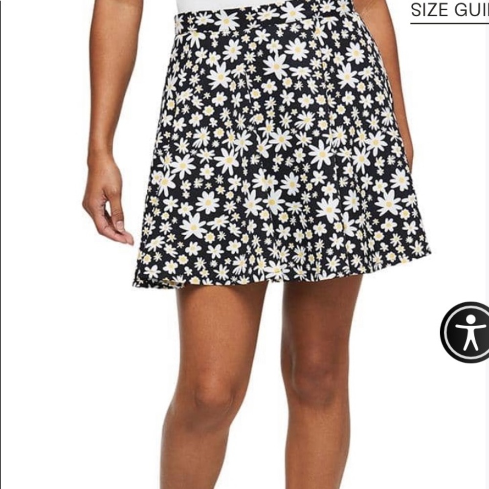 Ivory Ella DAISY RUFFLE SKIRT size: Small